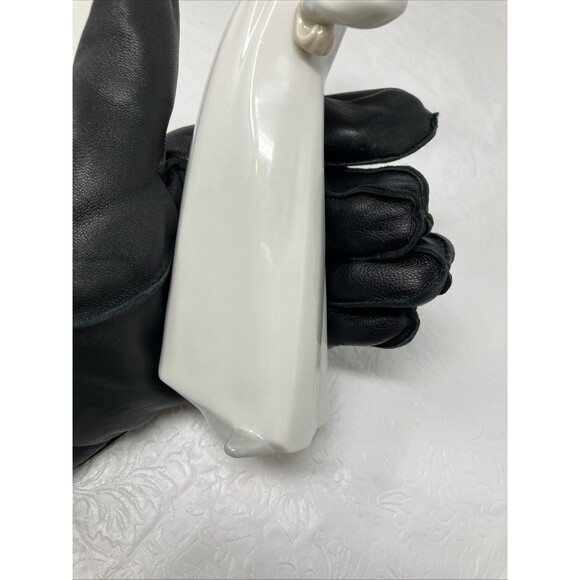 Lladro Girl In Nightgown Stretching Figurine 4872 Glossy Finish Spain - Picture 10 of 16